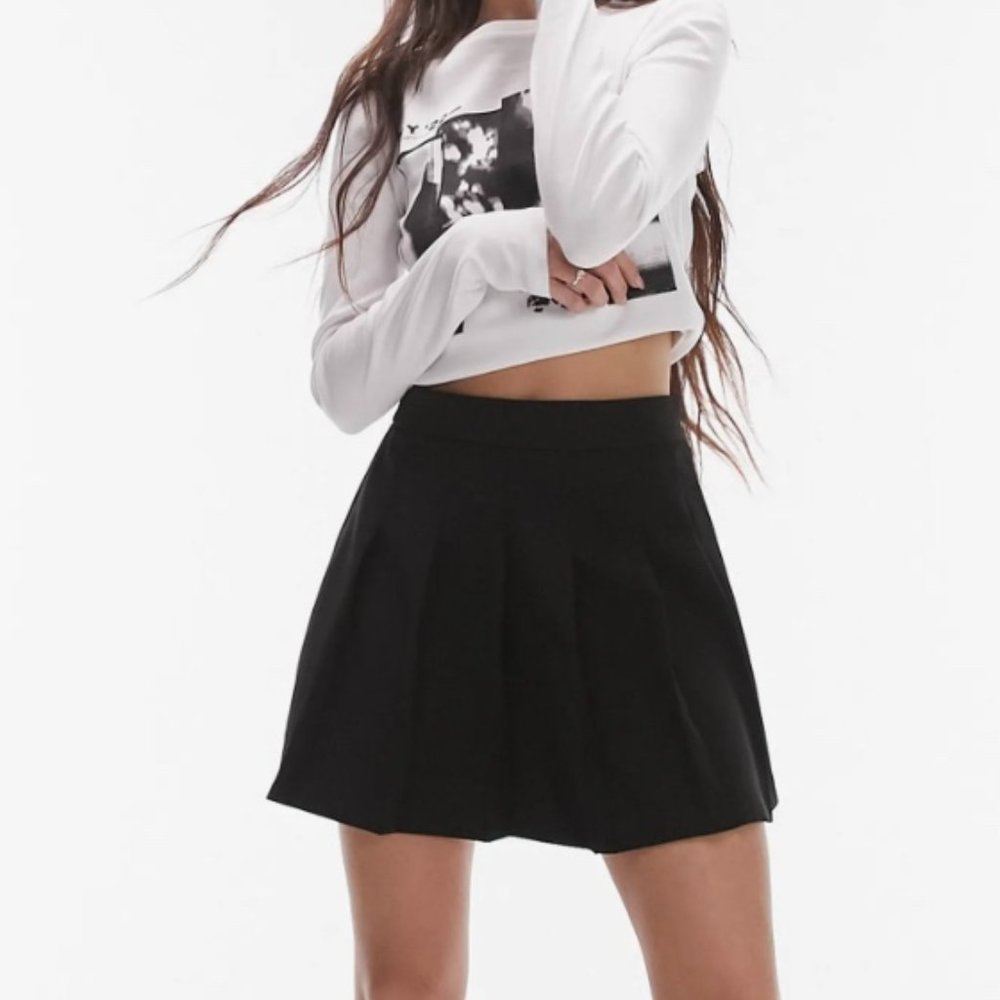 TOPSHOP Mini A-Line Skater Skirt Black EUC (US Size 2)